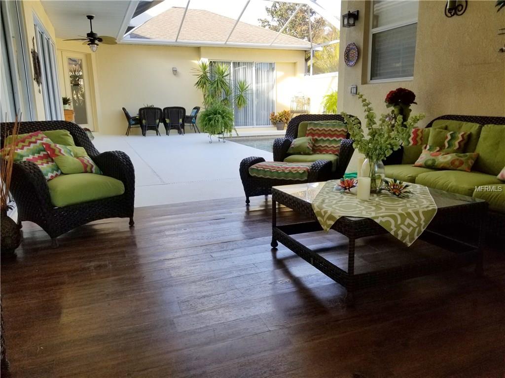 7715 DRAYTON CIRCLE, UNIVERSITY PARK, Florida 34201, 3 Bedrooms Bedrooms, 10 Rooms Rooms,3 BathroomsBathrooms,Residential,For sale,DRAYTON,A4207623