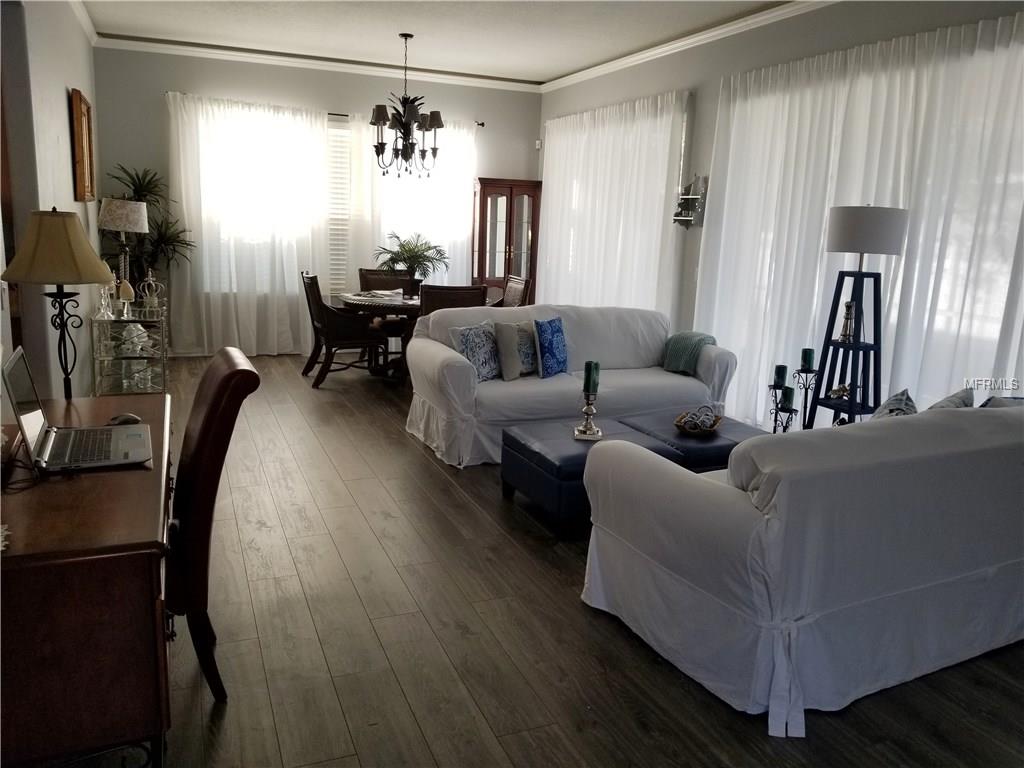 7715 DRAYTON CIRCLE, UNIVERSITY PARK, Florida 34201, 3 Bedrooms Bedrooms, 10 Rooms Rooms,3 BathroomsBathrooms,Residential,For sale,DRAYTON,A4207623