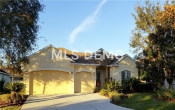 7715 DRAYTON CIRCLE, UNIVERSITY PARK, Florida 34201, 3 Bedrooms Bedrooms, 10 Rooms Rooms,3 BathroomsBathrooms,Residential,For sale,DRAYTON,A4207623