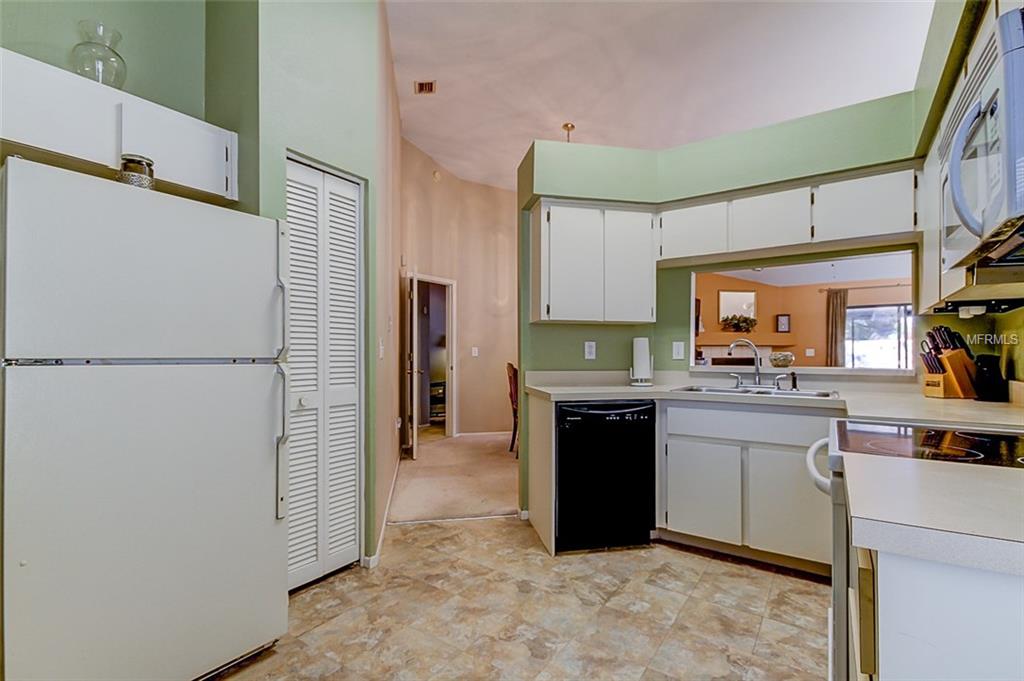 11615 BRANCH MOORING DRIVE, TAMPA, Florida 33635, 4 Bedrooms Bedrooms, 7 Rooms Rooms,2 BathroomsBathrooms,Residential,For sale,BRANCH MOORING,U7846333