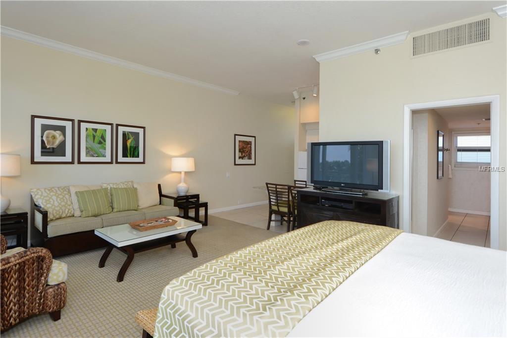 225 SANDS POINT ROAD, LONGBOAT KEY, Florida 34228, 1 Bedroom Bedrooms, 3 Rooms Rooms,1 BathroomBathrooms,Residential,For sale,SANDS POINT,A4209936