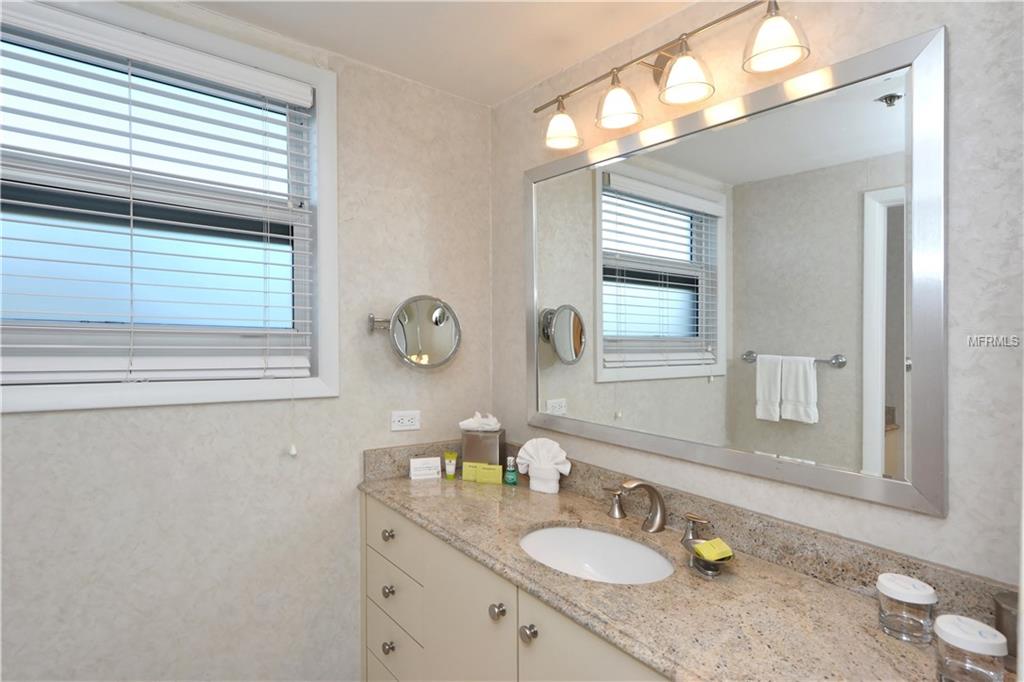 225 SANDS POINT ROAD, LONGBOAT KEY, Florida 34228, 1 Bedroom Bedrooms, 3 Rooms Rooms,1 BathroomBathrooms,Residential,For sale,SANDS POINT,A4209936