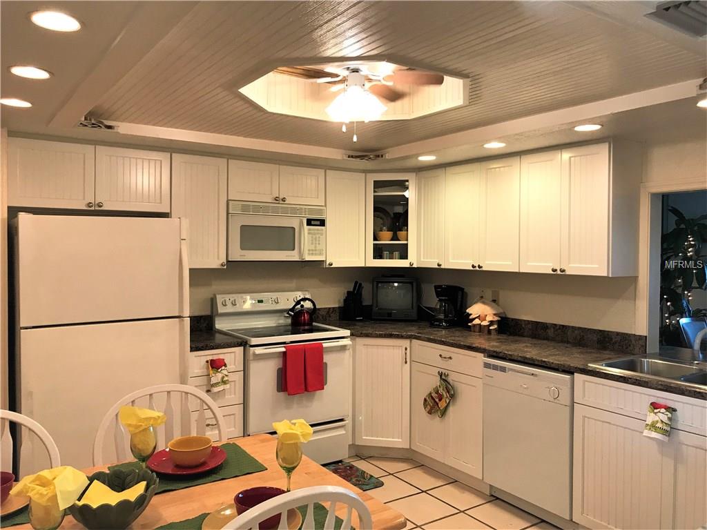 318 WINDRUSH BOULEVARD, INDIAN ROCKS BEACH, Florida 33785, 3 Bedrooms Bedrooms, 6 Rooms Rooms,2 BathroomsBathrooms,Residential,For sale,WINDRUSH,U7838596