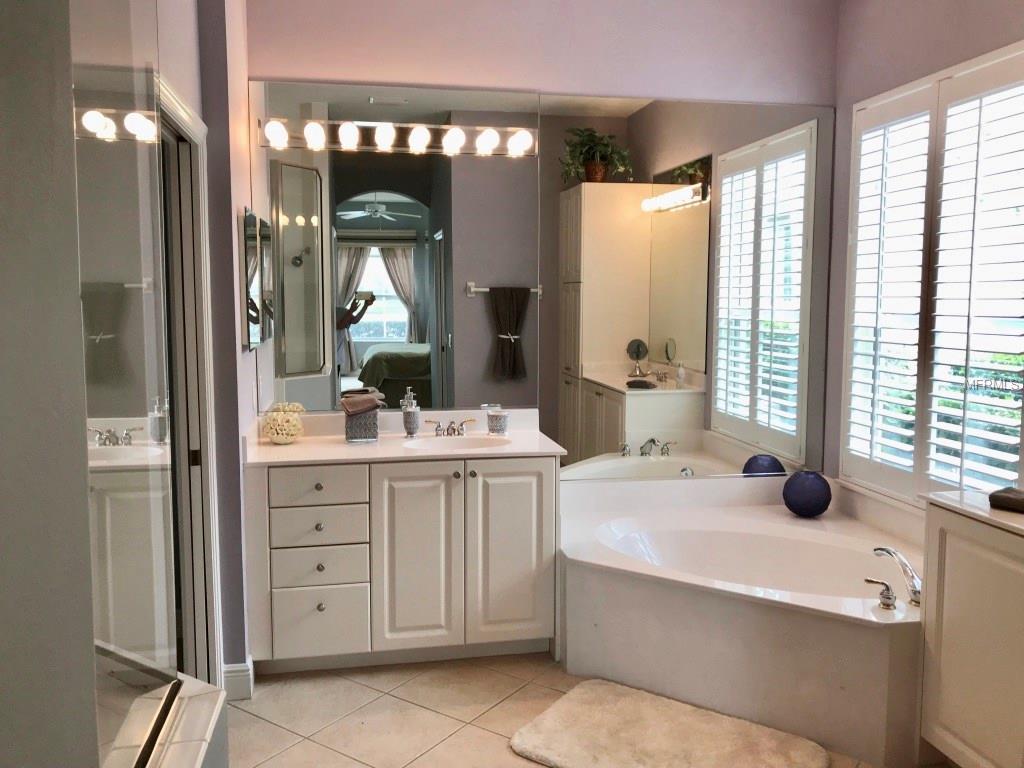 8315 ABINGDON COURT, UNIVERSITY PARK, Florida 34201, 3 Bedrooms Bedrooms, 8 Rooms Rooms,2 BathroomsBathrooms,Residential,For sale,ABINGDON,A4205070