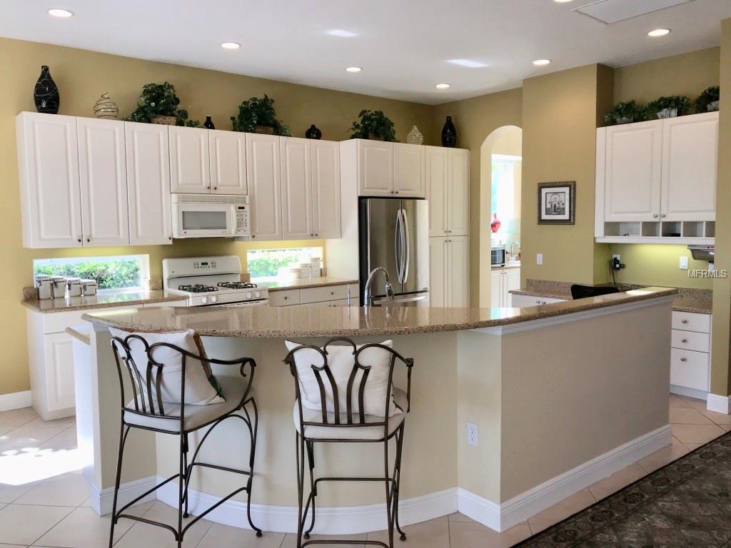 8315 ABINGDON COURT, UNIVERSITY PARK, Florida 34201, 3 Bedrooms Bedrooms, 8 Rooms Rooms,2 BathroomsBathrooms,Residential,For sale,ABINGDON,A4205070