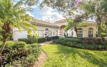 8315 ABINGDON COURT, UNIVERSITY PARK, Florida 34201, 3 Bedrooms Bedrooms, 8 Rooms Rooms,2 BathroomsBathrooms,Residential,For sale,ABINGDON,A4205070