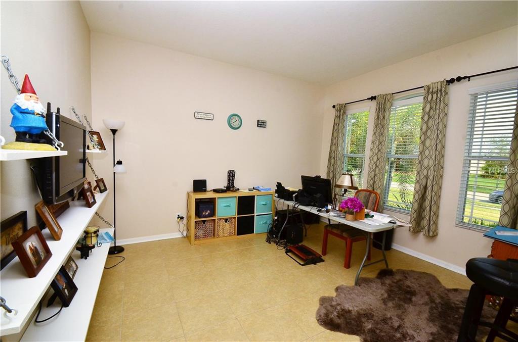 130 STAR SHELL DR, APOLLO BEACH, Florida 33572, 4 Bedrooms Bedrooms, 12 Rooms Rooms,3 BathroomsBathrooms,Residential,For sale,STAR SHELL DR,A4210011