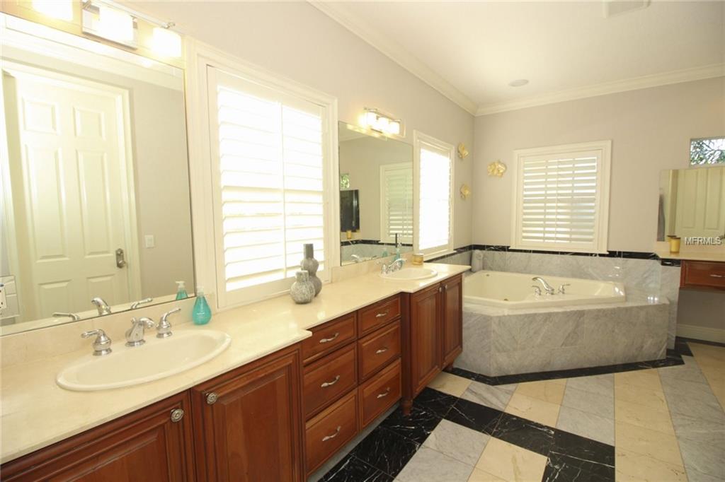 1140 S OSCEOLA AVENUE, ORLANDO, Florida 32806, 5 Bedrooms Bedrooms, 10 Rooms Rooms,3 BathroomsBathrooms,Residential,For sale,OSCEOLA,O5556781