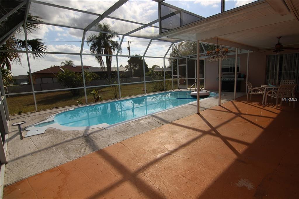 375 GULF BREEZE BOULEVARD, VENICE, Florida 34293, 3 Bedrooms Bedrooms, 7 Rooms Rooms,2 BathroomsBathrooms,Residential,For sale,GULF BREEZE,D5922906