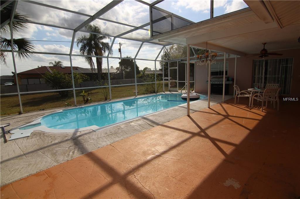 375 GULF BREEZE BOULEVARD, VENICE, Florida 34293, 3 Bedrooms Bedrooms, 7 Rooms Rooms,2 BathroomsBathrooms,Residential,For sale,GULF BREEZE,D5922906