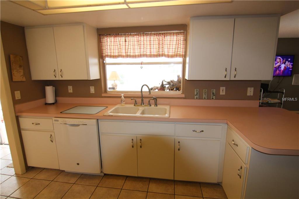 375 GULF BREEZE BOULEVARD, VENICE, Florida 34293, 3 Bedrooms Bedrooms, 7 Rooms Rooms,2 BathroomsBathrooms,Residential,For sale,GULF BREEZE,D5922906