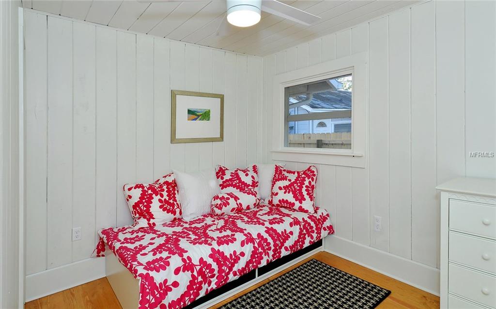 1744 IRVING STREET, SARASOTA, Florida 34236, 3 Bedrooms Bedrooms, 3 Rooms Rooms,2 BathroomsBathrooms,Residential,For sale,IRVING,A4209728