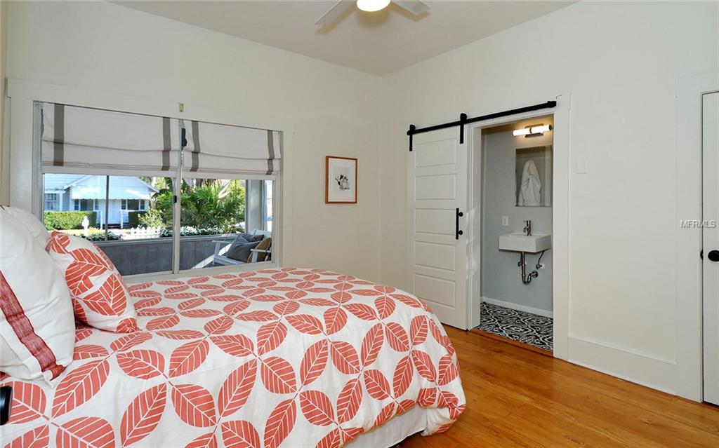 1744 IRVING STREET, SARASOTA, Florida 34236, 3 Bedrooms Bedrooms, 3 Rooms Rooms,2 BathroomsBathrooms,Residential,For sale,IRVING,A4209728