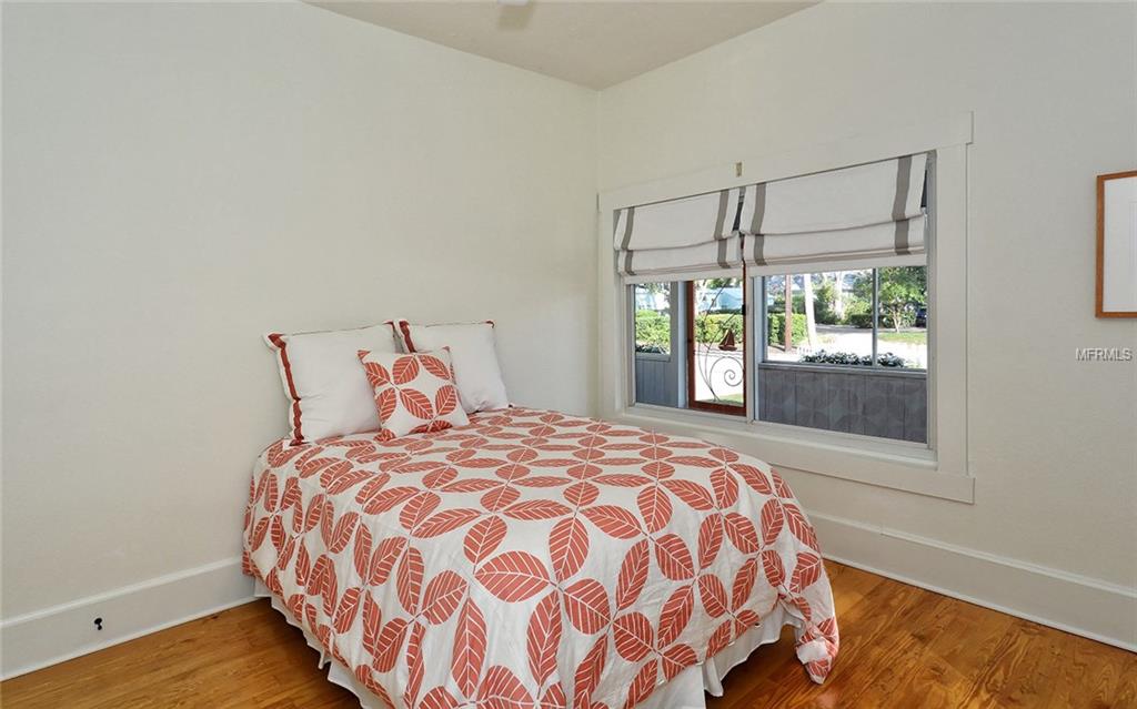 1744 IRVING STREET, SARASOTA, Florida 34236, 3 Bedrooms Bedrooms, 3 Rooms Rooms,2 BathroomsBathrooms,Residential,For sale,IRVING,A4209728