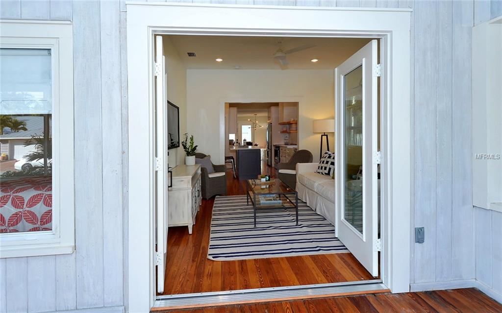 1744 IRVING STREET, SARASOTA, Florida 34236, 3 Bedrooms Bedrooms, 3 Rooms Rooms,2 BathroomsBathrooms,Residential,For sale,IRVING,A4209728