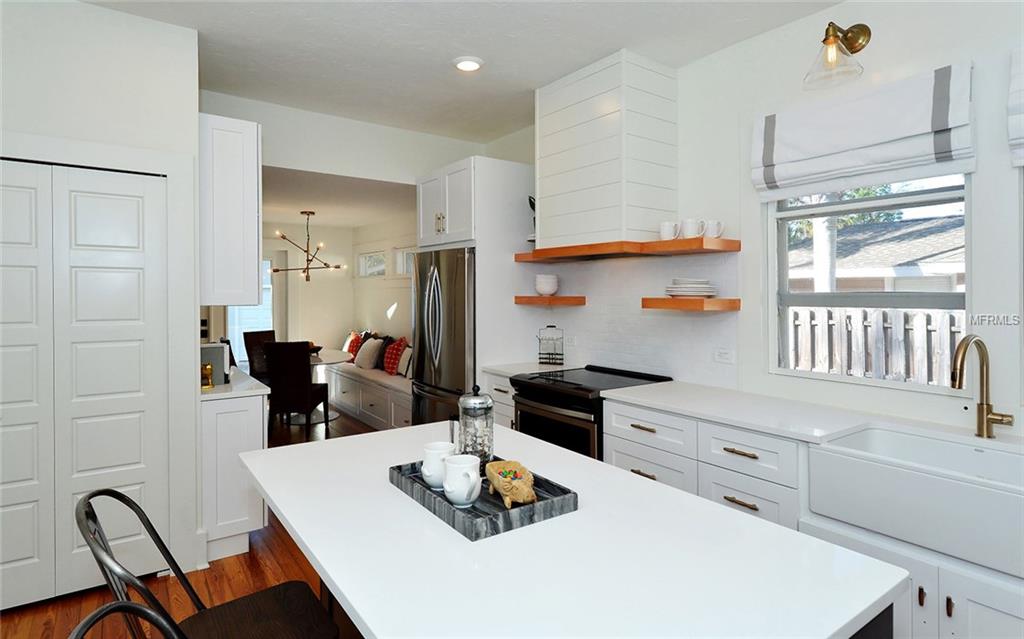 1744 IRVING STREET, SARASOTA, Florida 34236, 3 Bedrooms Bedrooms, 3 Rooms Rooms,2 BathroomsBathrooms,Residential,For sale,IRVING,A4209728