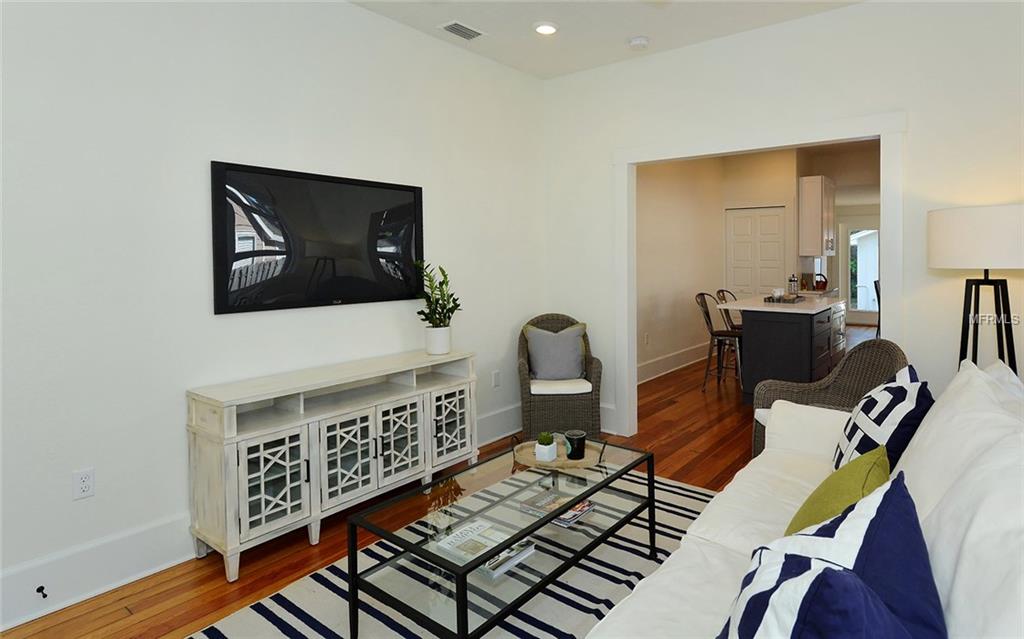 1744 IRVING STREET, SARASOTA, Florida 34236, 3 Bedrooms Bedrooms, 3 Rooms Rooms,2 BathroomsBathrooms,Residential,For sale,IRVING,A4209728