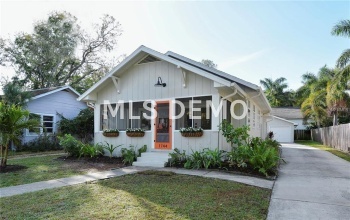 1744 IRVING STREET, SARASOTA, Florida 34236, 3 Bedrooms Bedrooms, 3 Rooms Rooms,2 BathroomsBathrooms,Residential,For sale,IRVING,A4209728