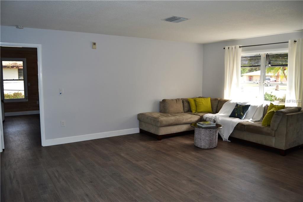 5106 17TH AVENUE W, BRADENTON, Florida 34209, 3 Bedrooms Bedrooms, 6 Rooms Rooms,2 BathroomsBathrooms,Residential,For sale,17TH,A4209823