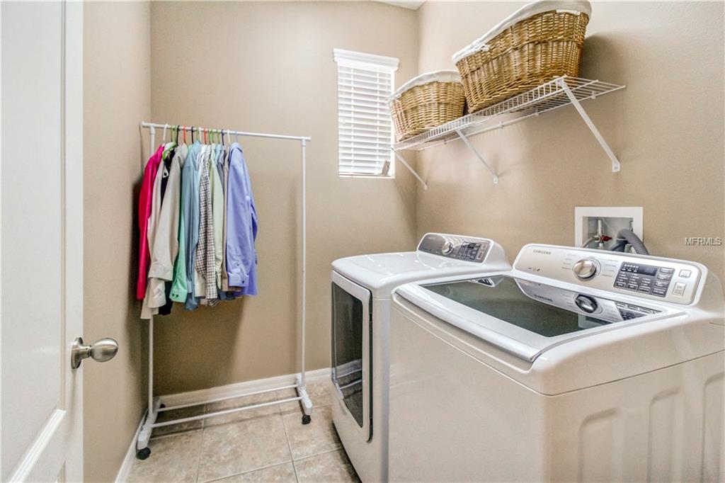 2316 BETSY ROSS LANE, SAINT CLOUD, Florida 34769, 3 Bedrooms Bedrooms, 6 Rooms Rooms,2 BathroomsBathrooms,Residential,For sale,BETSY ROSS,O5561785