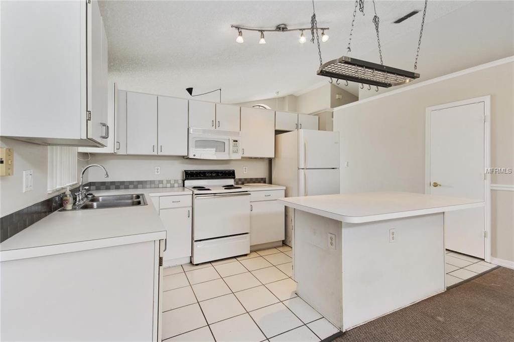 1630 RIVEREDGE ROAD, OVIEDO, Florida 32766, 3 Bedrooms Bedrooms, 6 Rooms Rooms,2 BathroomsBathrooms,Residential,For sale,RIVEREDGE,O5561911