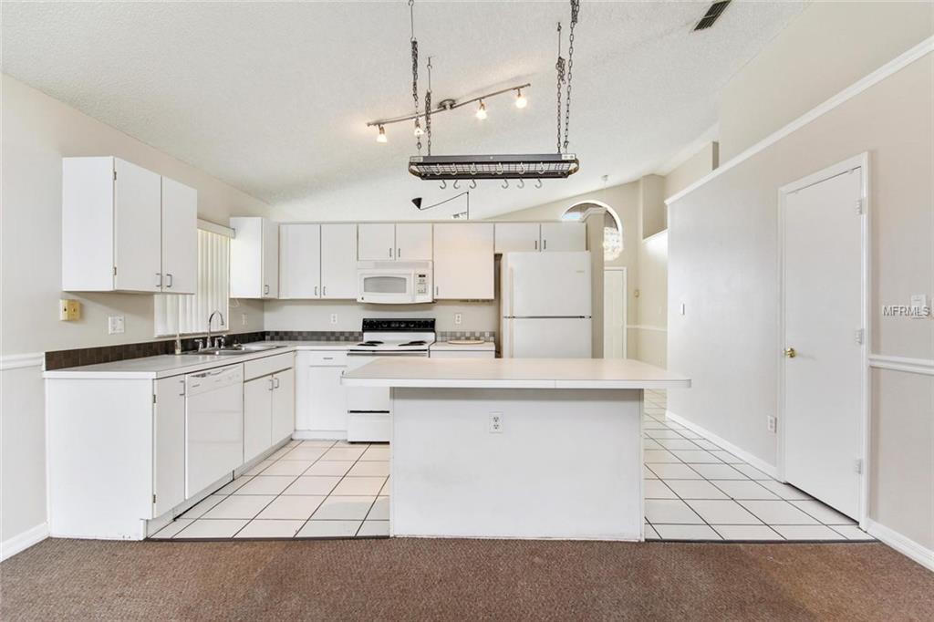 1630 RIVEREDGE ROAD, OVIEDO, Florida 32766, 3 Bedrooms Bedrooms, 6 Rooms Rooms,2 BathroomsBathrooms,Residential,For sale,RIVEREDGE,O5561911