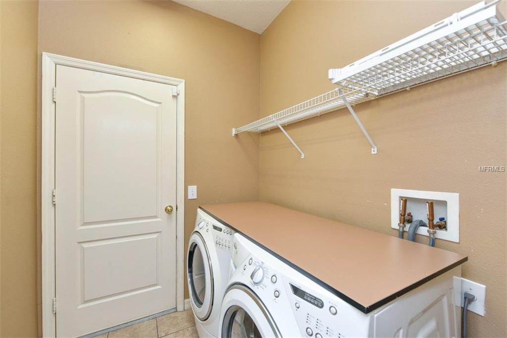 1652 MELLON WAY, SARASOTA, Florida 34232, 3 Bedrooms Bedrooms, 8 Rooms Rooms,2 BathroomsBathrooms,Residential,For sale,MELLON,A4201645