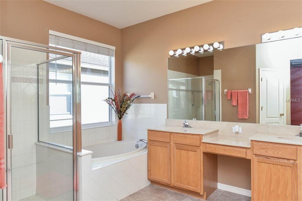 1652 MELLON WAY, SARASOTA, Florida 34232, 3 Bedrooms Bedrooms, 8 Rooms Rooms,2 BathroomsBathrooms,Residential,For sale,MELLON,A4201645