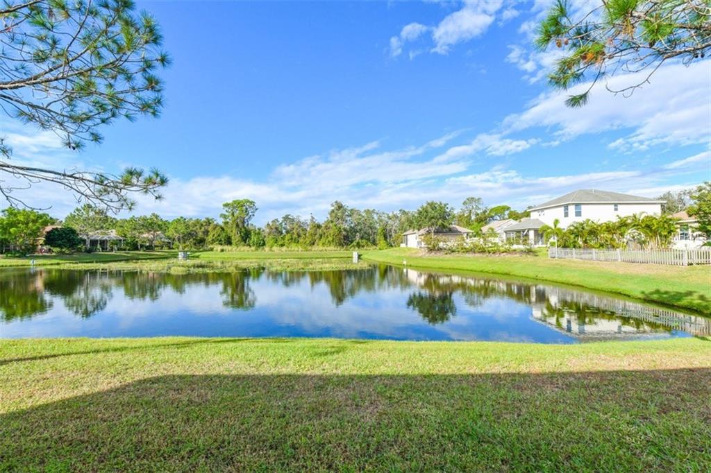 1652 MELLON WAY, SARASOTA, Florida 34232, 3 Bedrooms Bedrooms, 8 Rooms Rooms,2 BathroomsBathrooms,Residential,For sale,MELLON,A4201645