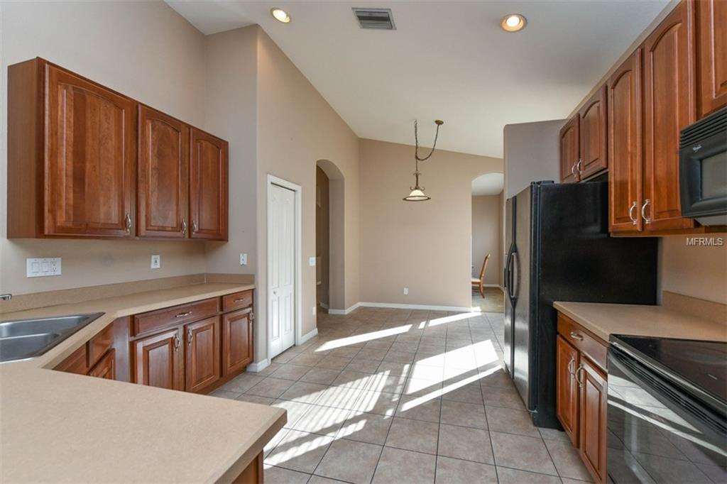 1652 MELLON WAY, SARASOTA, Florida 34232, 3 Bedrooms Bedrooms, 8 Rooms Rooms,2 BathroomsBathrooms,Residential,For sale,MELLON,A4201645