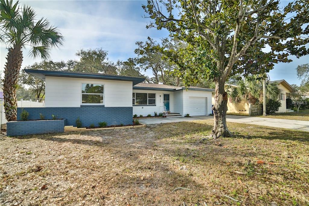 ST PETERSBURG, Florida 33705, 2 Bedrooms Bedrooms, 5 Rooms Rooms,2 BathroomsBathrooms,Residential,For sale,T2922535