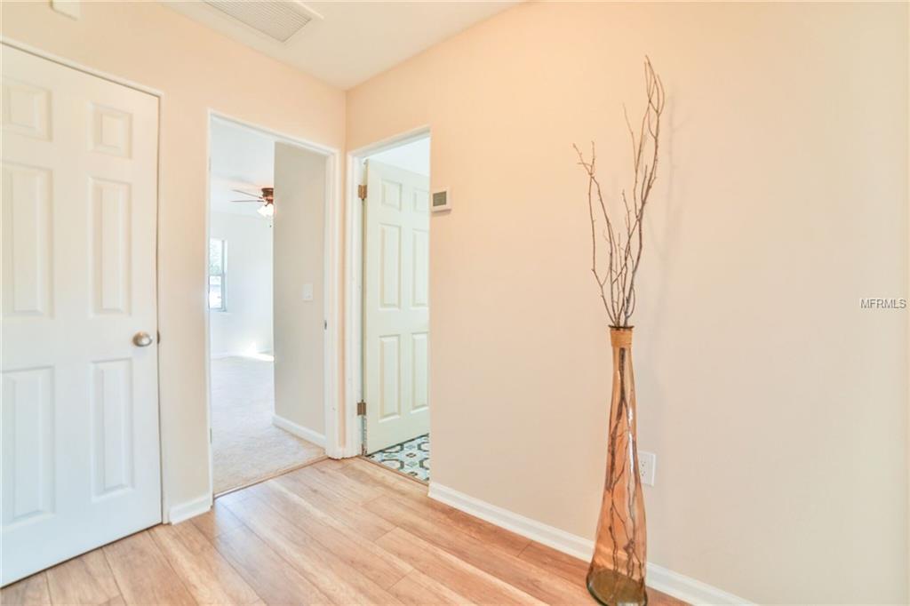 ST PETERSBURG, Florida 33705, 2 Bedrooms Bedrooms, 5 Rooms Rooms,2 BathroomsBathrooms,Residential,For sale,T2922535