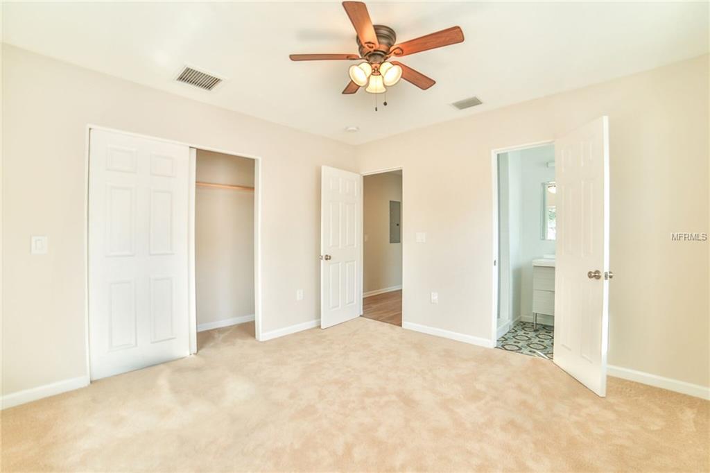 ST PETERSBURG, Florida 33705, 2 Bedrooms Bedrooms, 5 Rooms Rooms,2 BathroomsBathrooms,Residential,For sale,T2922535