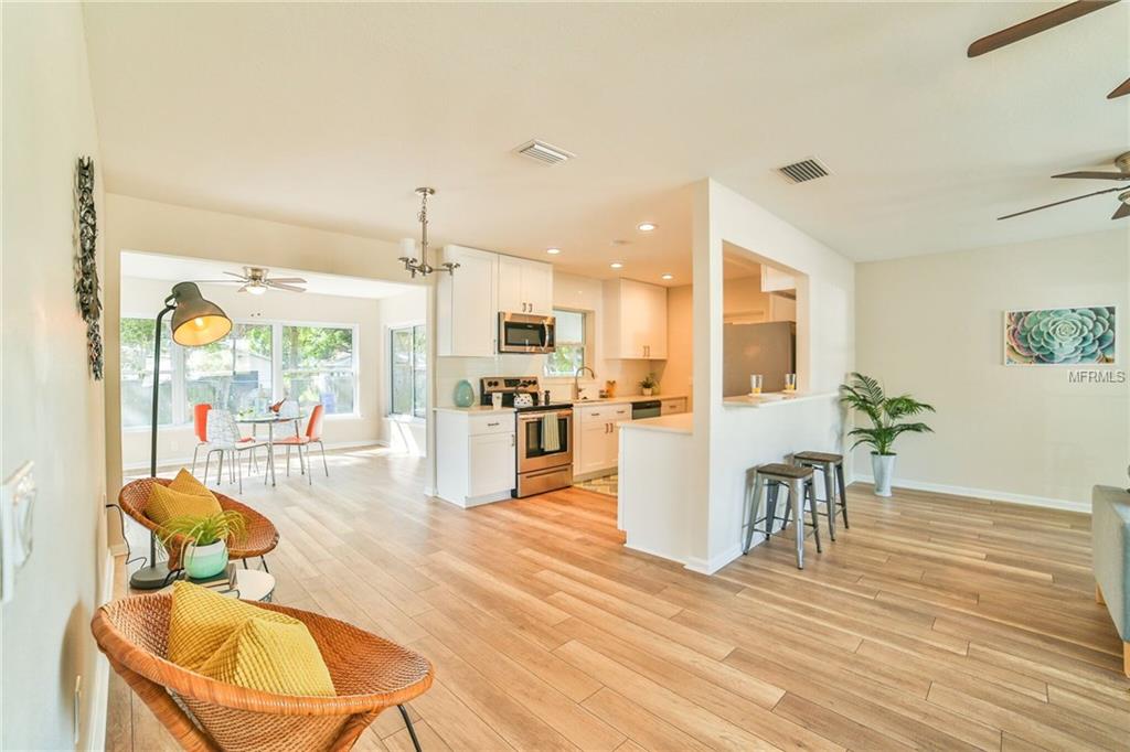 ST PETERSBURG, Florida 33705, 2 Bedrooms Bedrooms, 5 Rooms Rooms,2 BathroomsBathrooms,Residential,For sale,T2922535