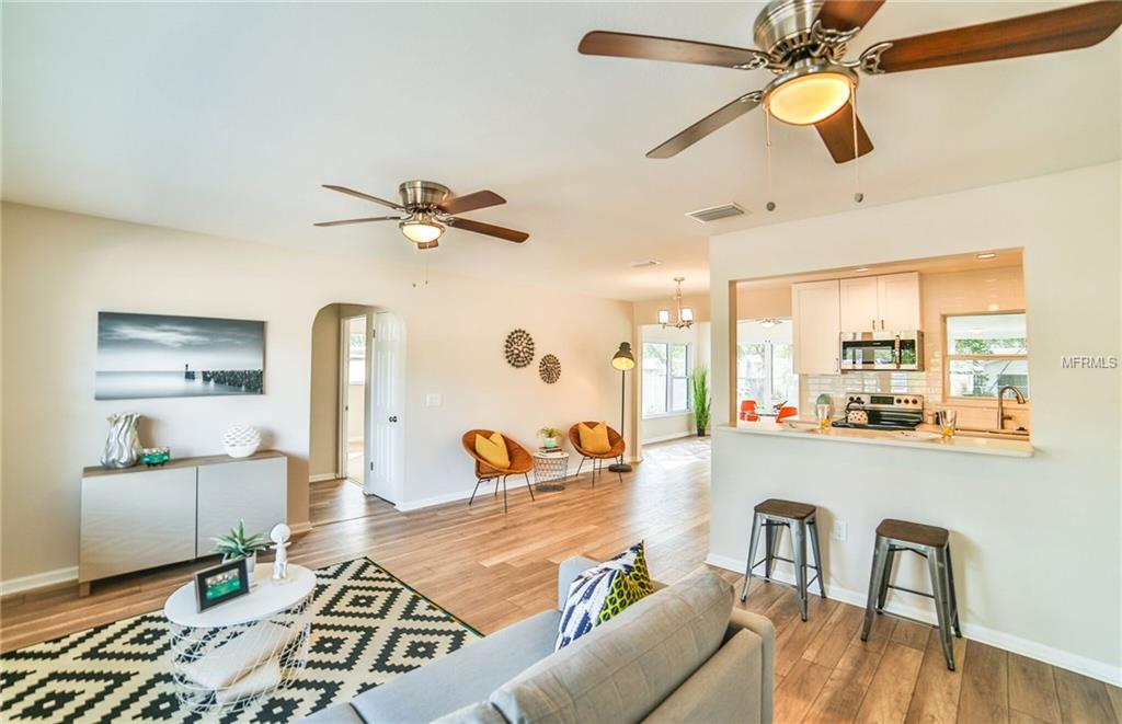 ST PETERSBURG, Florida 33705, 2 Bedrooms Bedrooms, 5 Rooms Rooms,2 BathroomsBathrooms,Residential,For sale,T2922535