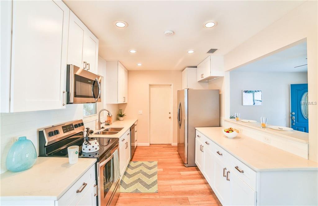 ST PETERSBURG, Florida 33705, 2 Bedrooms Bedrooms, 5 Rooms Rooms,2 BathroomsBathrooms,Residential,For sale,T2922535