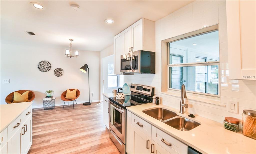 ST PETERSBURG, Florida 33705, 2 Bedrooms Bedrooms, 5 Rooms Rooms,2 BathroomsBathrooms,Residential,For sale,T2922535