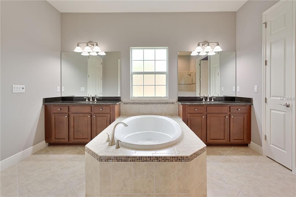 32022 SUMMERGLADE DRIVE, WESLEY CHAPEL, Florida 33545, 5 Bedrooms Bedrooms, 10 Rooms Rooms,3 BathroomsBathrooms,Residential,For sale,SUMMERGLADE,E2205280