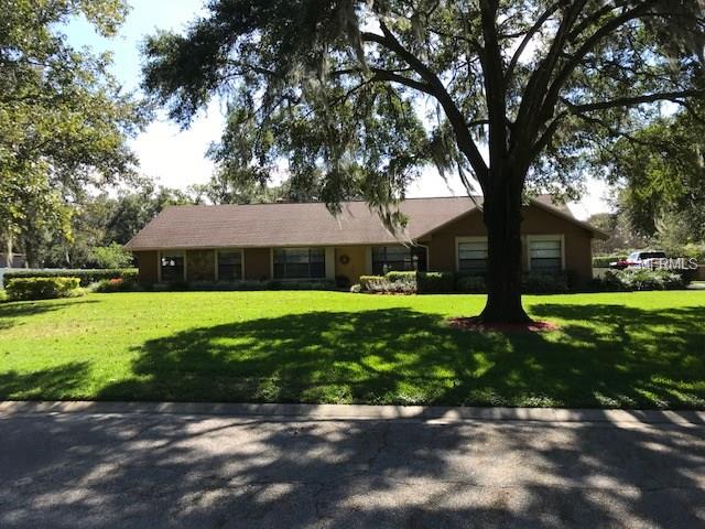 811 ARROWHEAD LANE, BRANDON, Florida 33511, 4 Bedrooms Bedrooms, 9 Rooms Rooms,2 BathroomsBathrooms,Residential,For sale,ARROWHEAD,T2913911