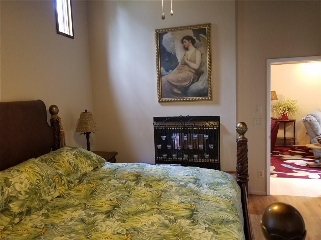 917 10TH AVENUE SW, LARGO, Florida 33770, 3 Bedrooms Bedrooms, 4 Rooms Rooms,2 BathroomsBathrooms,Residential,For sale,10TH,U7845985