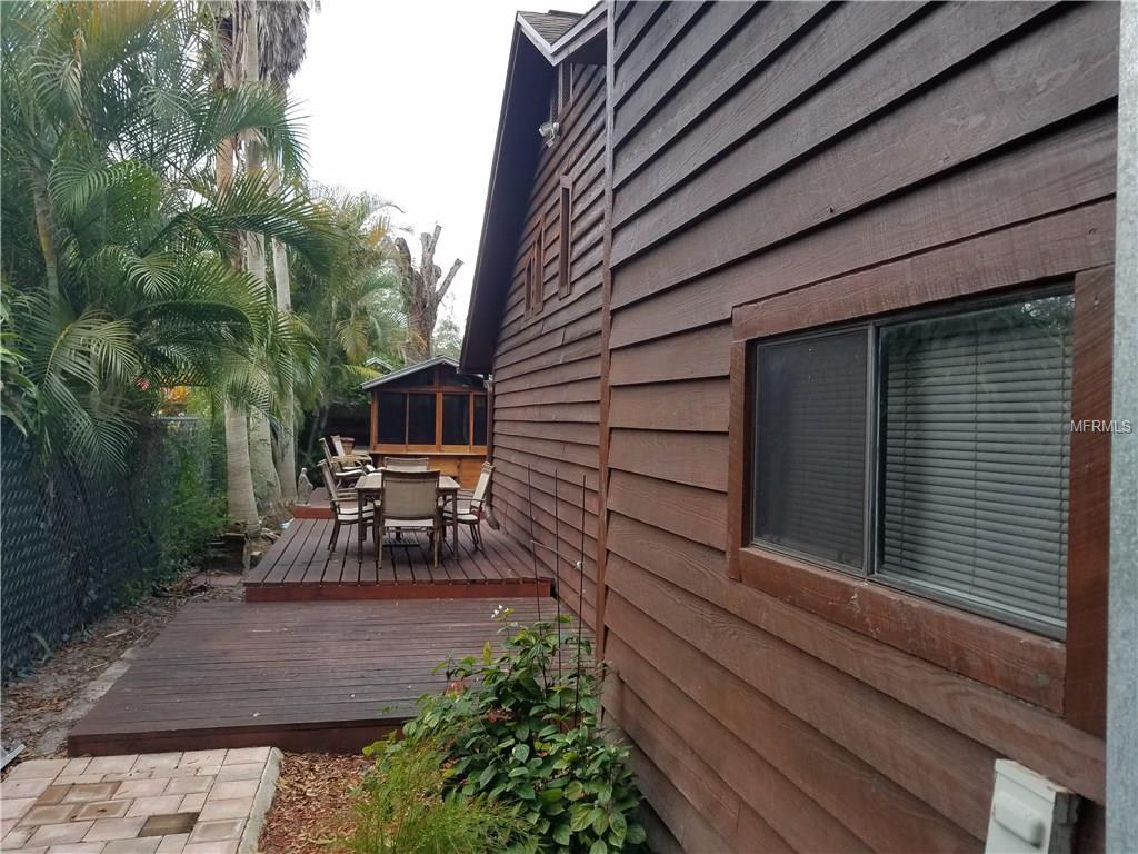 917 10TH AVENUE SW, LARGO, Florida 33770, 3 Bedrooms Bedrooms, 4 Rooms Rooms,2 BathroomsBathrooms,Residential,For sale,10TH,U7845985