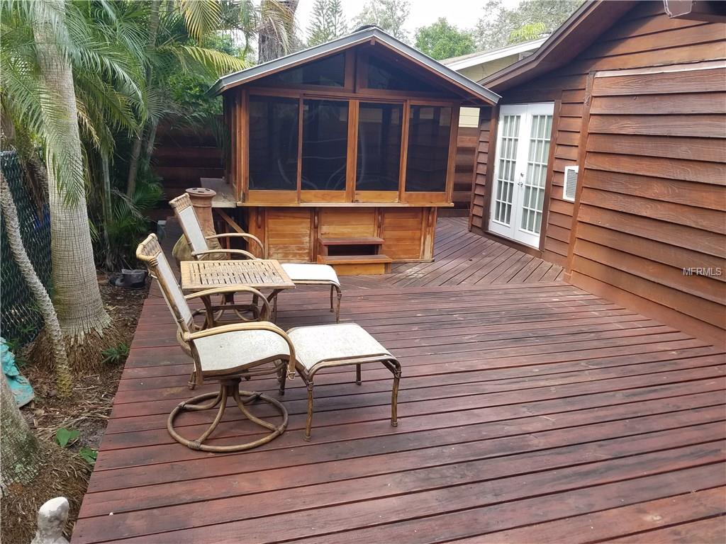 917 10TH AVENUE SW, LARGO, Florida 33770, 3 Bedrooms Bedrooms, 4 Rooms Rooms,2 BathroomsBathrooms,Residential,For sale,10TH,U7845985