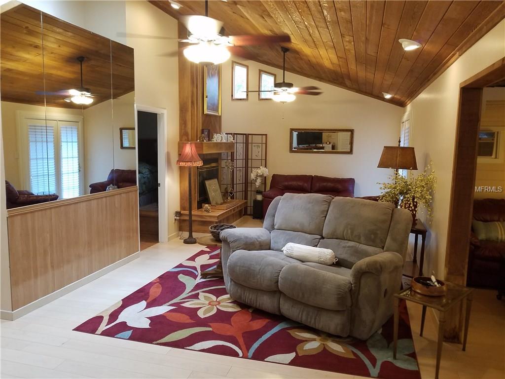 917 10TH AVENUE SW, LARGO, Florida 33770, 3 Bedrooms Bedrooms, 4 Rooms Rooms,2 BathroomsBathrooms,Residential,For sale,10TH,U7845985