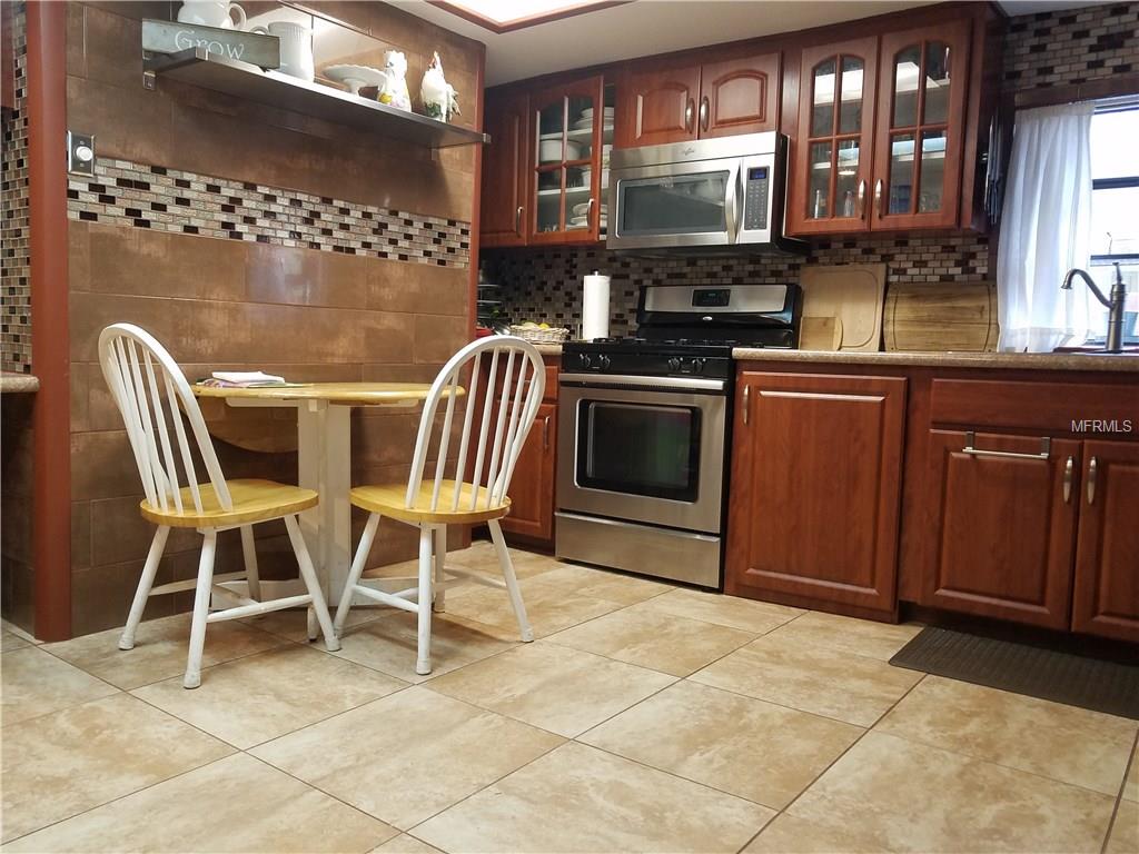 917 10TH AVENUE SW, LARGO, Florida 33770, 3 Bedrooms Bedrooms, 4 Rooms Rooms,2 BathroomsBathrooms,Residential,For sale,10TH,U7845985