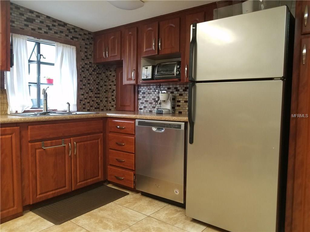 917 10TH AVENUE SW, LARGO, Florida 33770, 3 Bedrooms Bedrooms, 4 Rooms Rooms,2 BathroomsBathrooms,Residential,For sale,10TH,U7845985