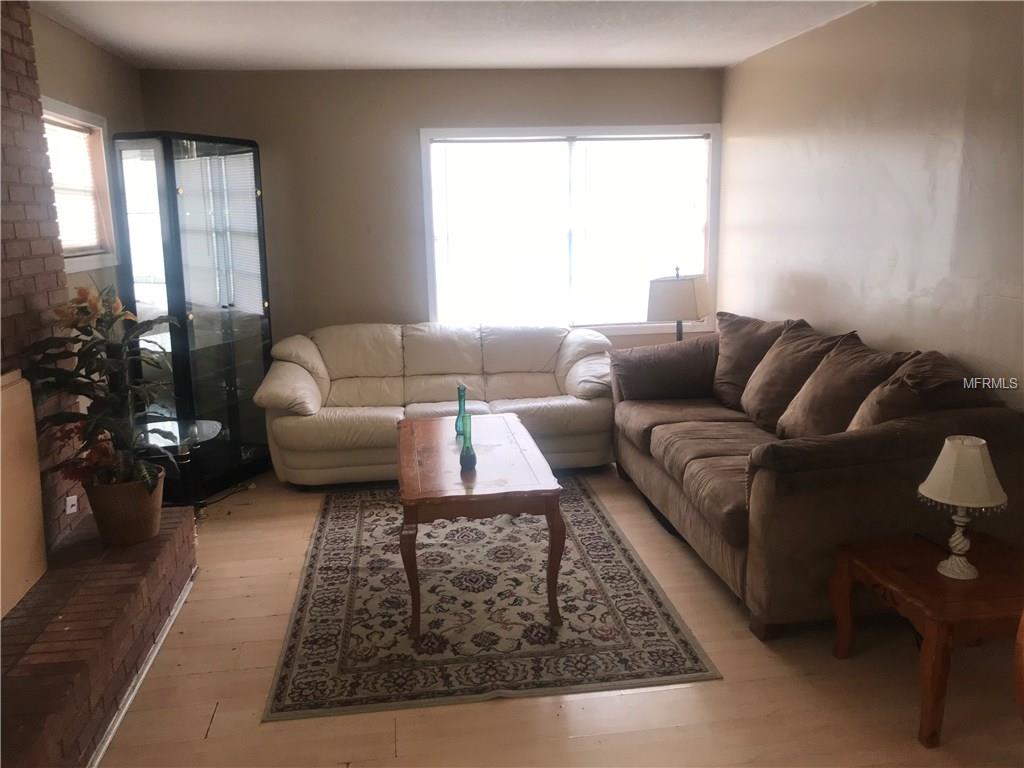 4521 LAWNE COURT, ORLANDO, Florida 32808, 5 Bedrooms Bedrooms, 8 Rooms Rooms,2 BathroomsBathrooms,Residential,For sale,LAWNE,O5561552