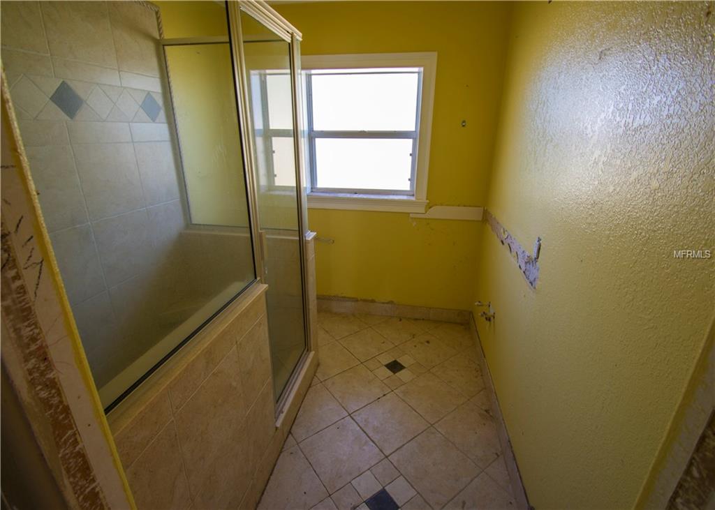 1301 S LAKE STARR BOULEVARD, LAKE WALES, Florida 33898, 5 Bedrooms Bedrooms, 3 Rooms Rooms,4 BathroomsBathrooms,Residential,For sale,LAKE STARR,P4719049