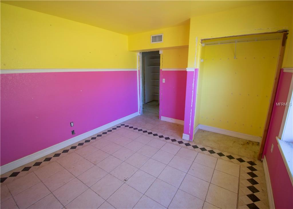 1301 S LAKE STARR BOULEVARD, LAKE WALES, Florida 33898, 5 Bedrooms Bedrooms, 3 Rooms Rooms,4 BathroomsBathrooms,Residential,For sale,LAKE STARR,P4719049