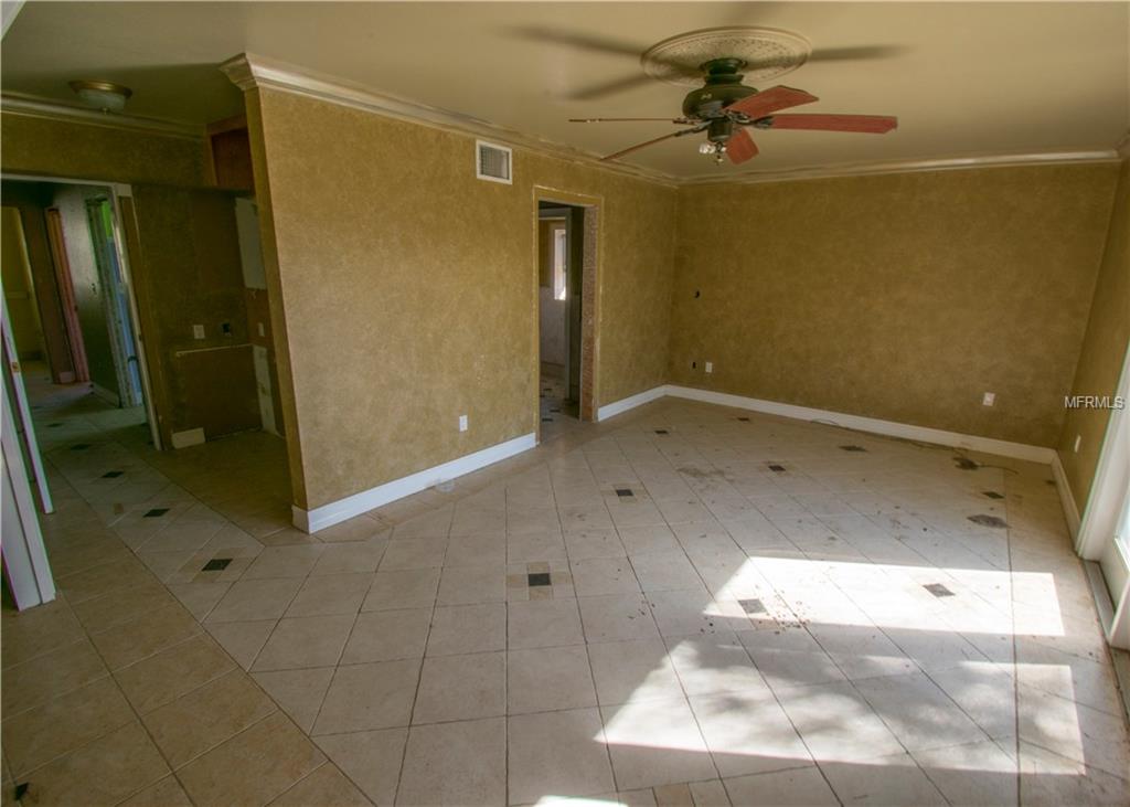 1301 S LAKE STARR BOULEVARD, LAKE WALES, Florida 33898, 5 Bedrooms Bedrooms, 3 Rooms Rooms,4 BathroomsBathrooms,Residential,For sale,LAKE STARR,P4719049