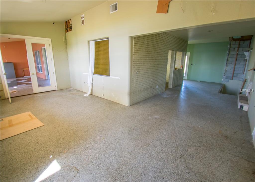 1301 S LAKE STARR BOULEVARD, LAKE WALES, Florida 33898, 5 Bedrooms Bedrooms, 3 Rooms Rooms,4 BathroomsBathrooms,Residential,For sale,LAKE STARR,P4719049